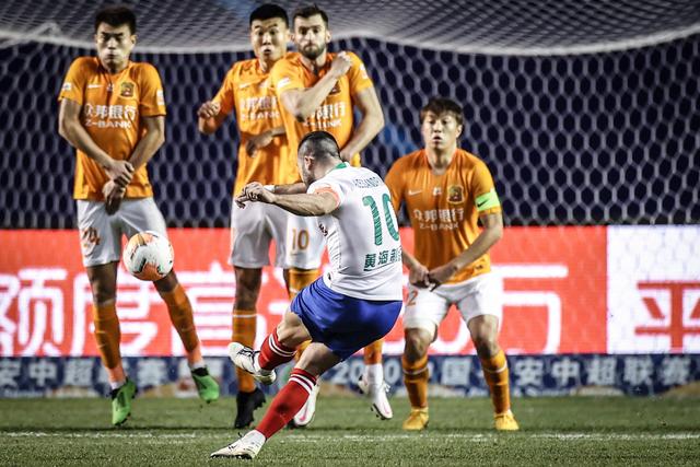 霍金斯逆转获胜，赵心童挑战世界第11位选手，五位中国选手顺利晋级